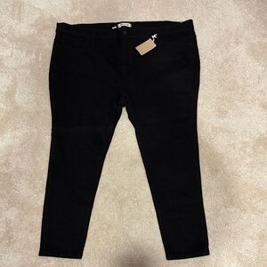 Madewell Roadtripper Petite Black Jeans